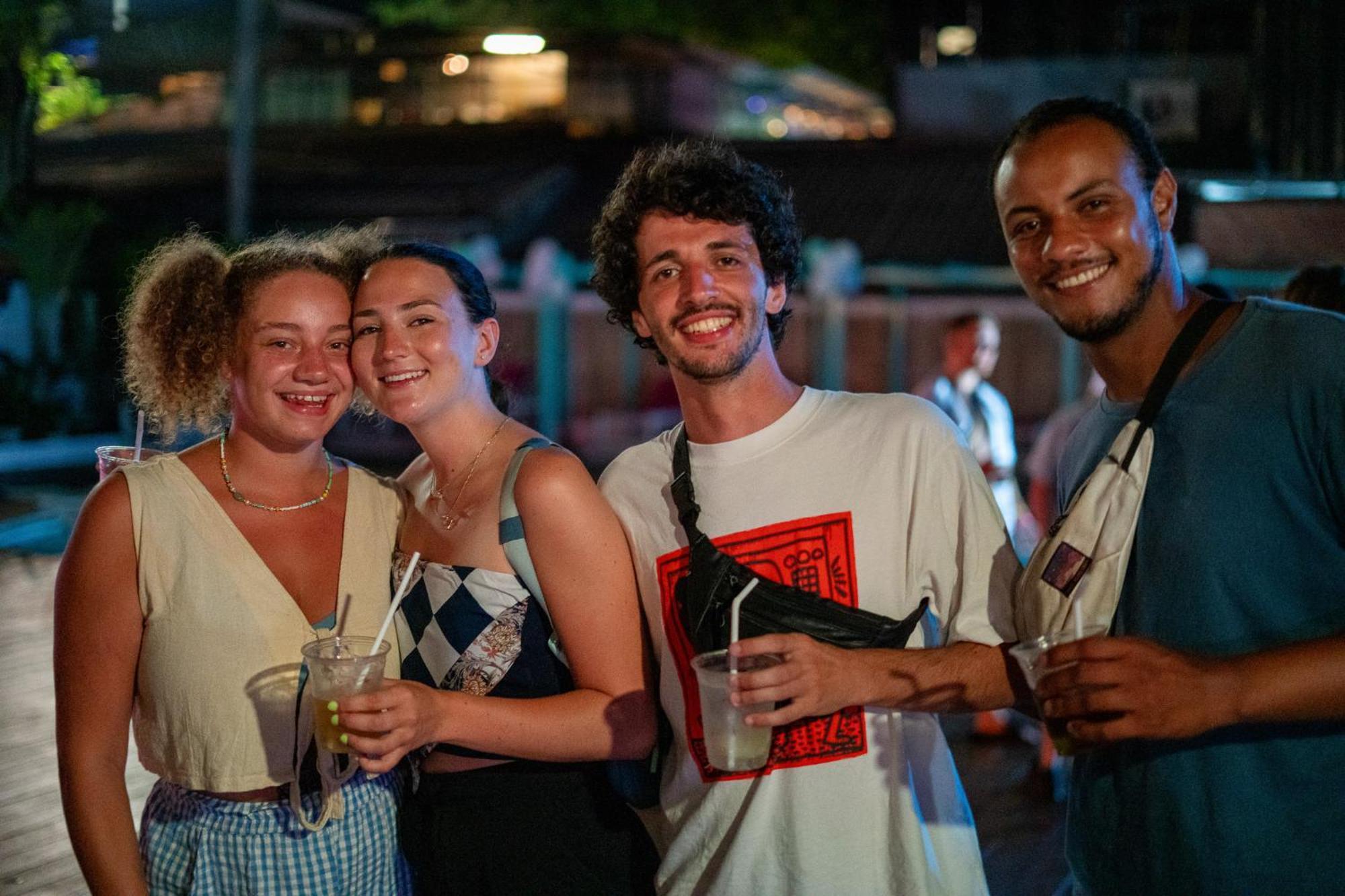 Ao Nang Base Party Hostel מראה חיצוני תמונה