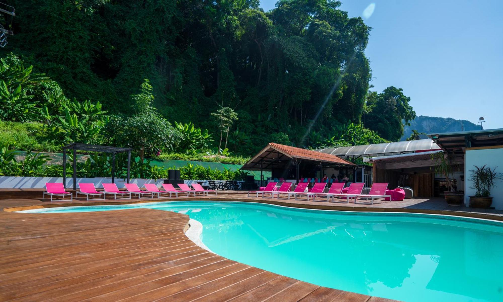 Ao Nang Base Party Hostel מראה חיצוני תמונה