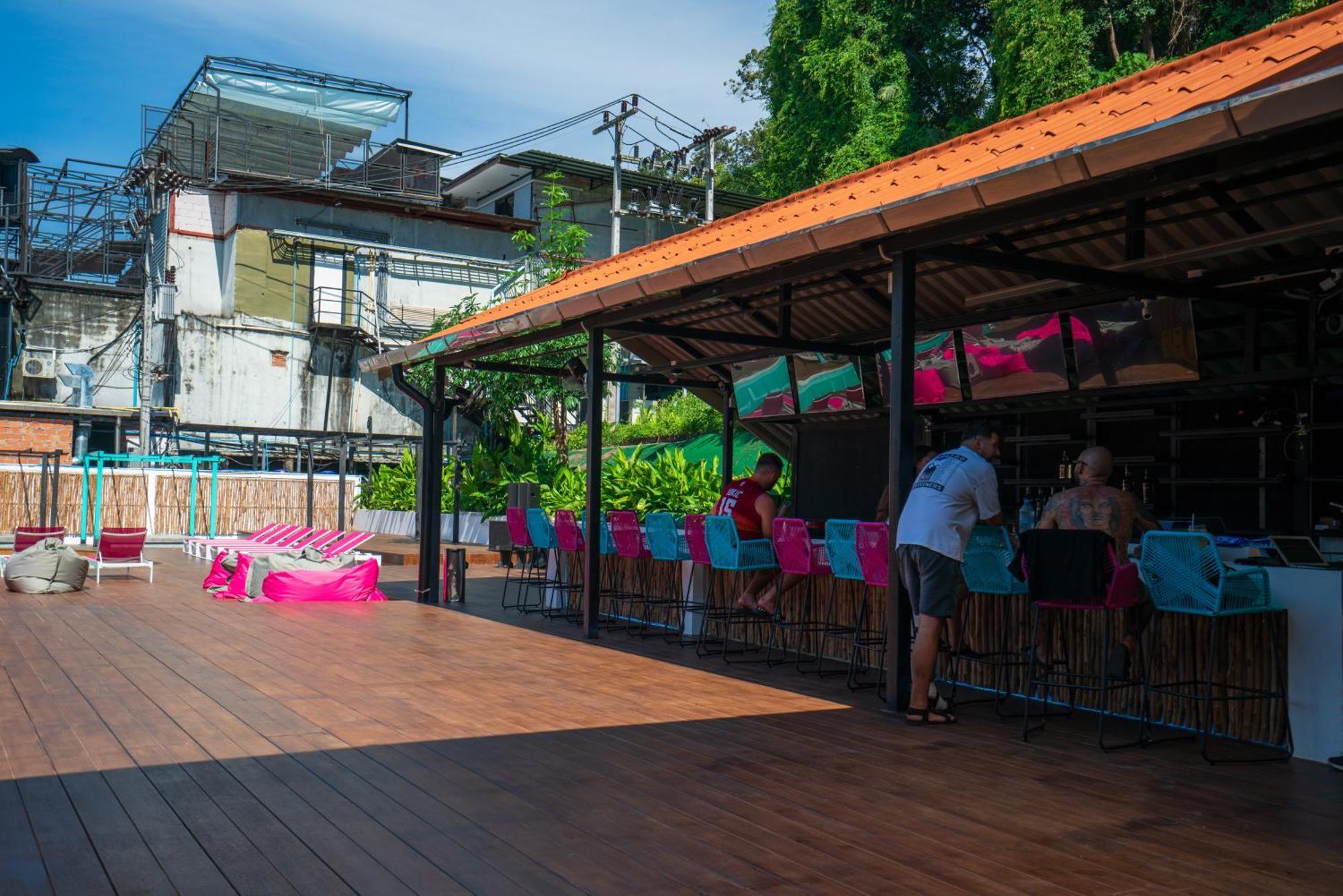 Ao Nang Base Party Hostel מראה חיצוני תמונה