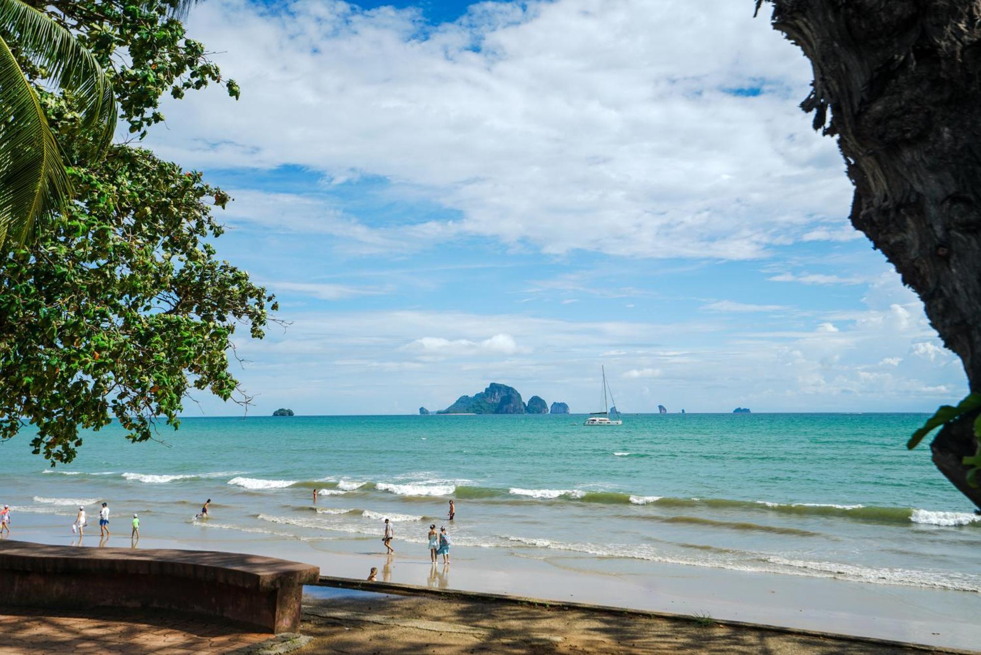Ao Nang Base Party Hostel מראה חיצוני תמונה